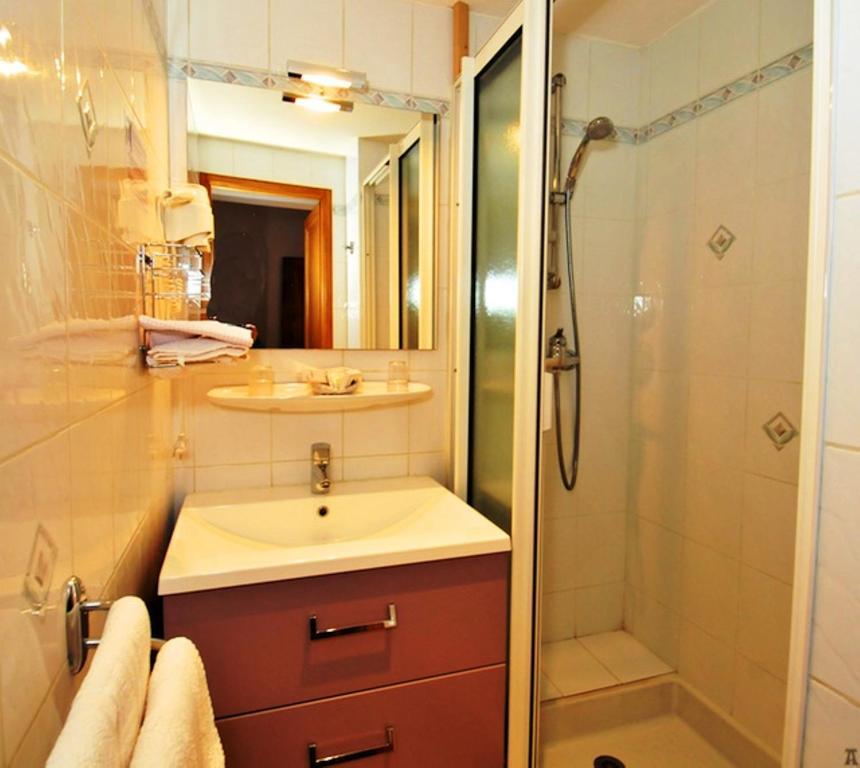 Hôtel La Montagne Fleurie Barèges Quarto foto
